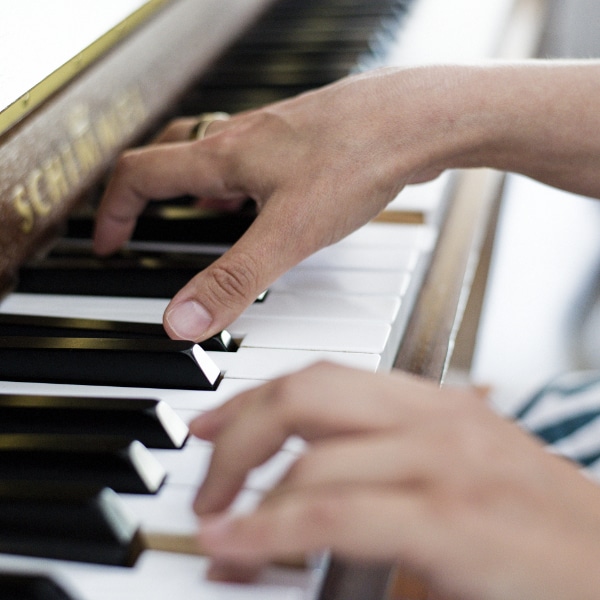 Création musicale au piano